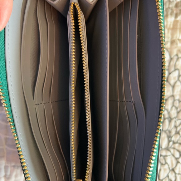 Coach carriage leather zip around wallet - Picture 6 of 14